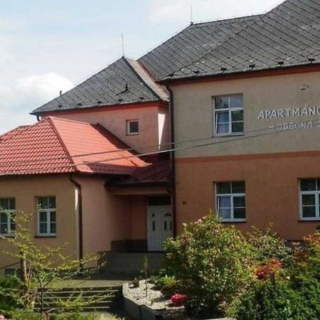 Svetlik Apartmanovy Dum Obecna Skola מראה חיצוני תמונה