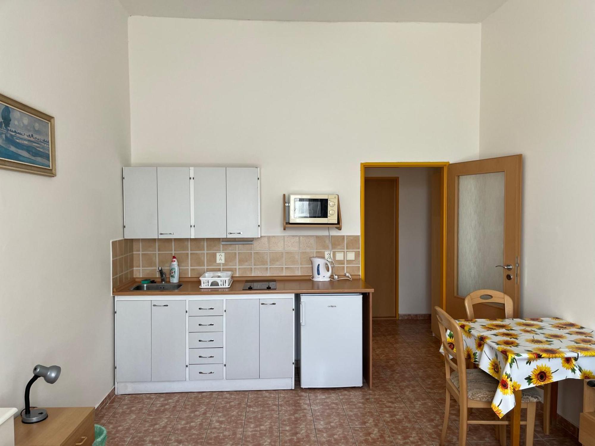 Svetlik Apartmanovy Dum Obecna Skola מראה חיצוני תמונה