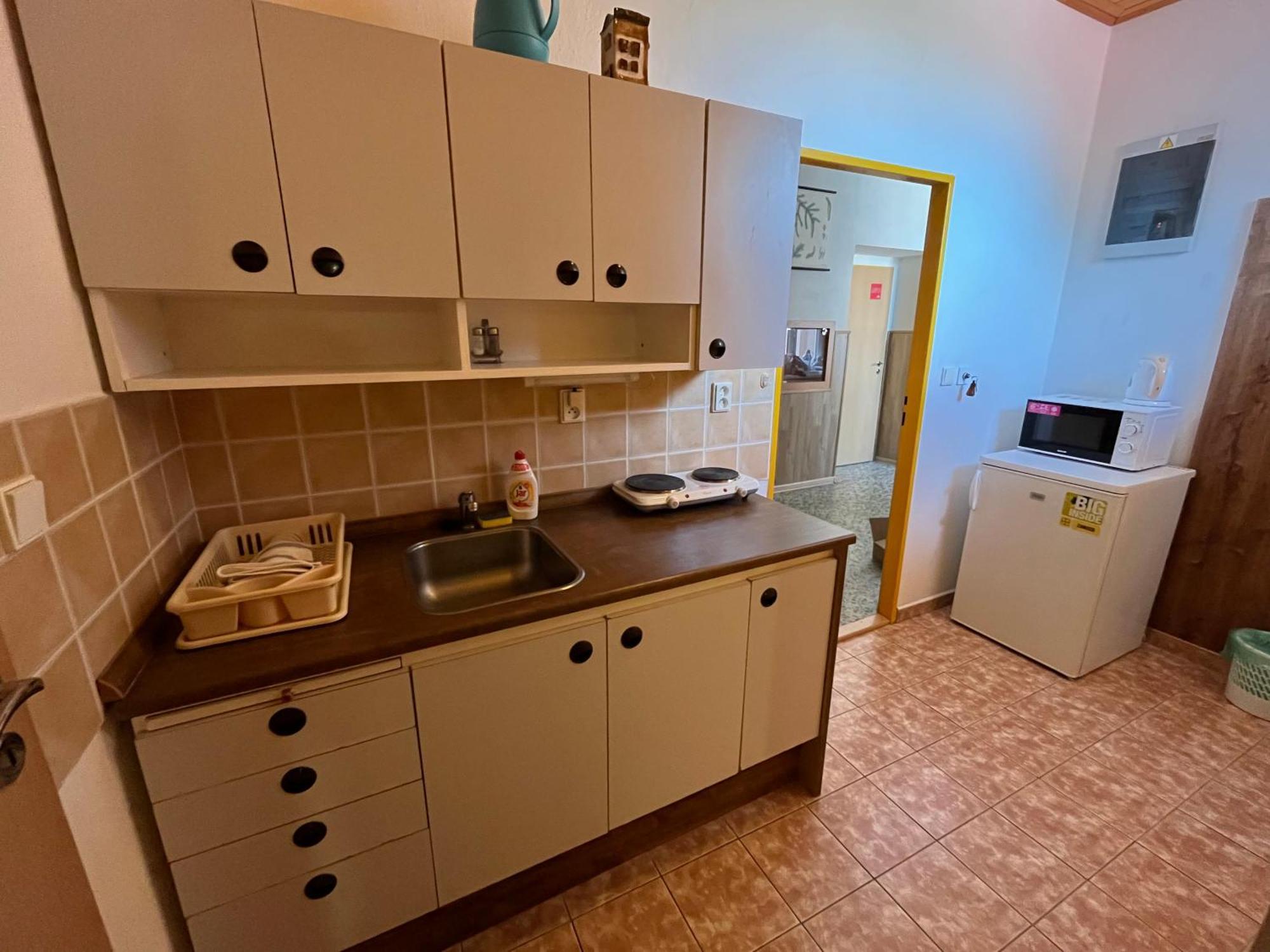 Svetlik Apartmanovy Dum Obecna Skola מראה חיצוני תמונה