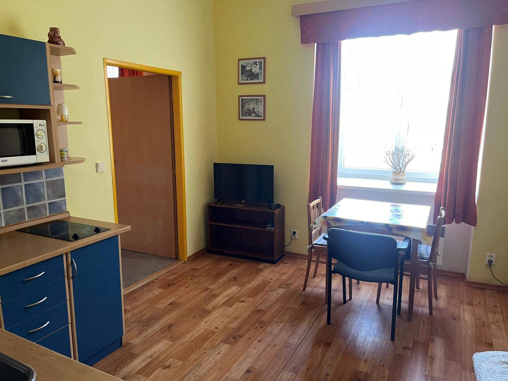 Svetlik Apartmanovy Dum Obecna Skola מראה חיצוני תמונה