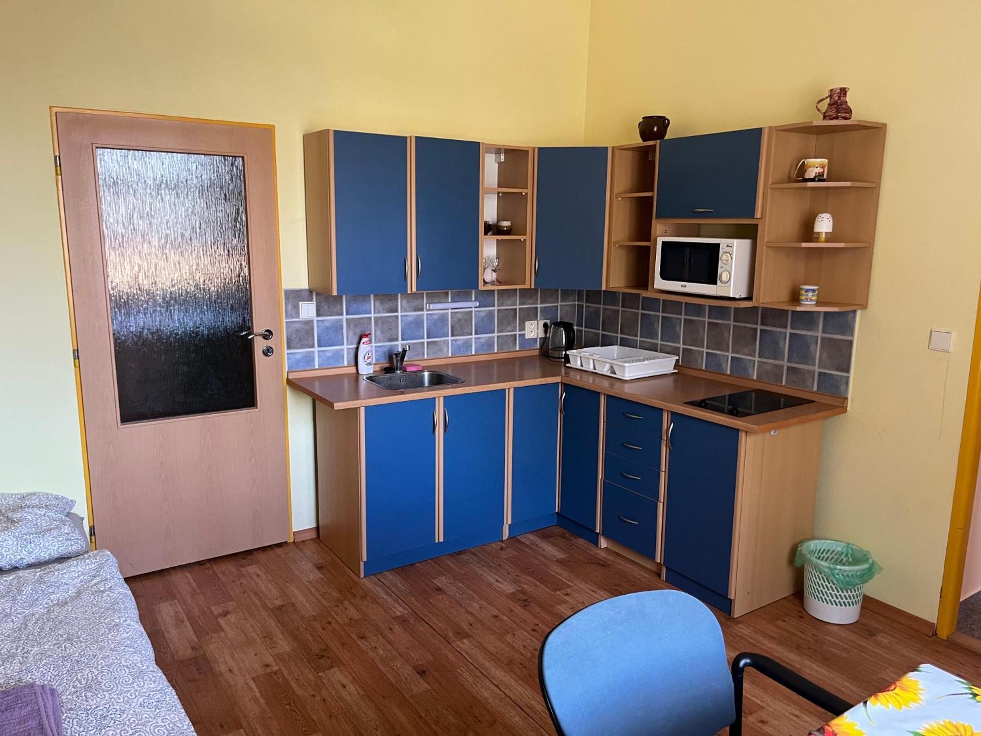 Svetlik Apartmanovy Dum Obecna Skola מראה חיצוני תמונה